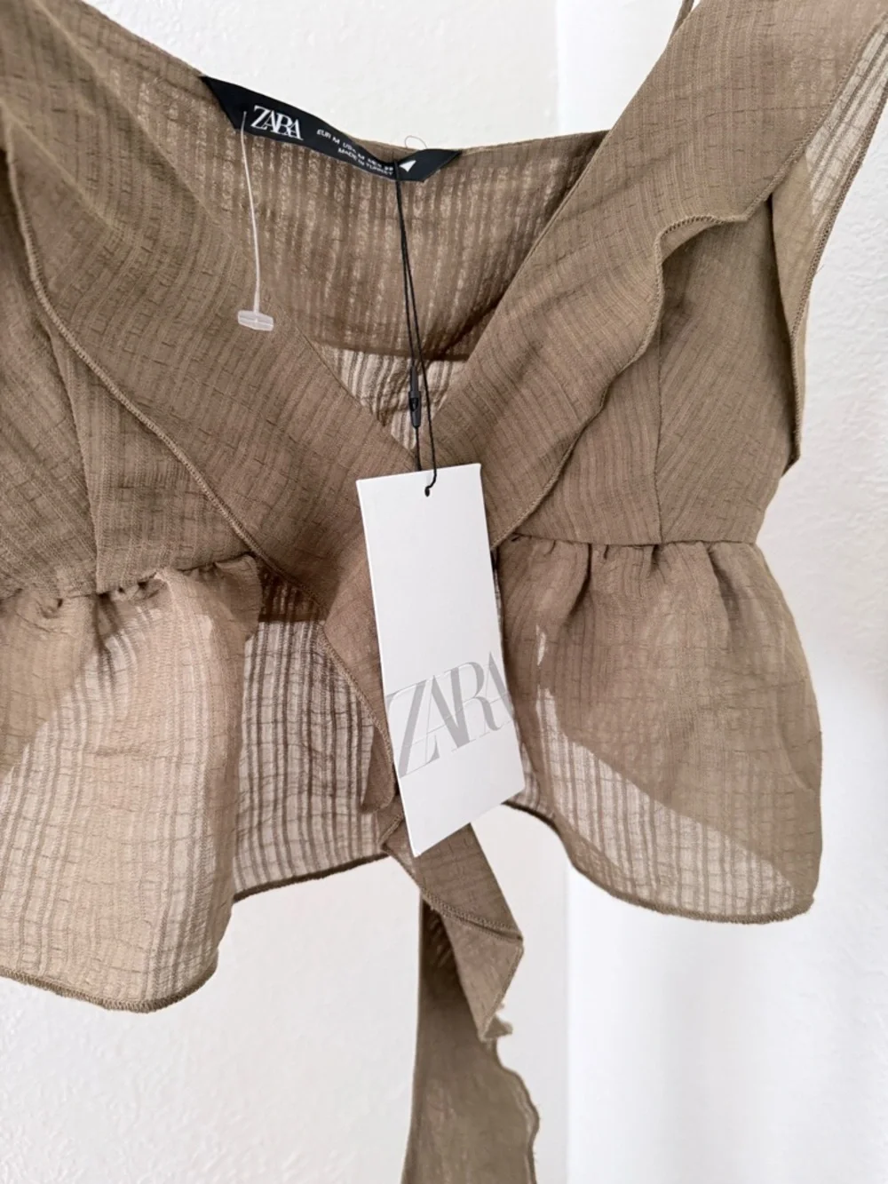 Zara Cropped Ruffle Tank - Picture 3 of 7